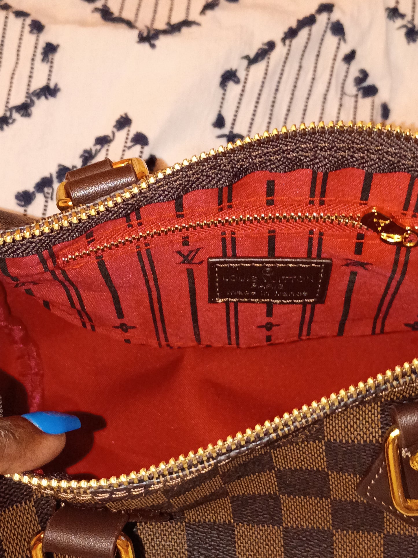 Checkered Speedy And Wallet